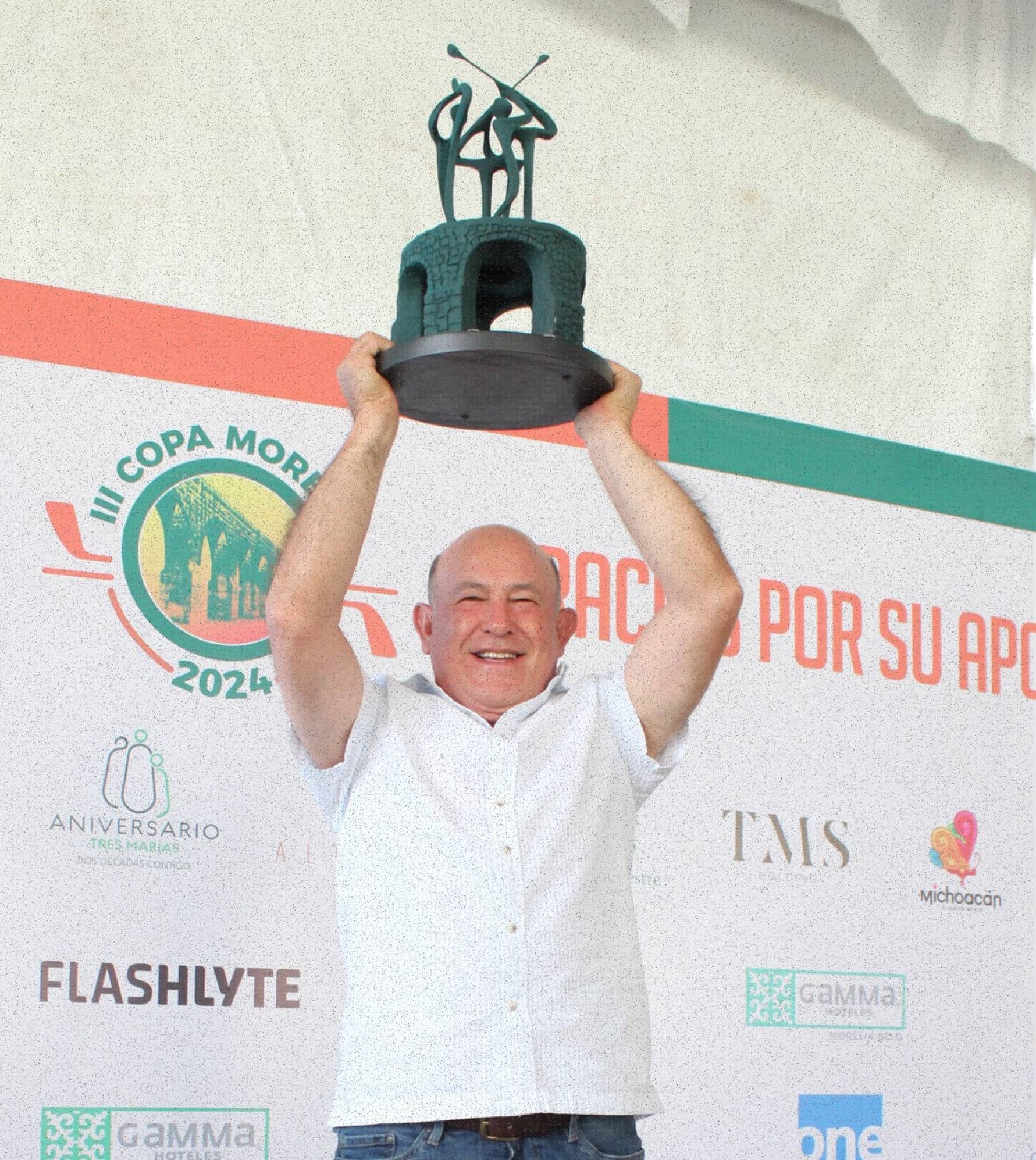 Galería de trofeos de pádel hechos a mano